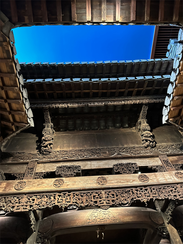 图四 展厅内的徽州古建筑.jpg