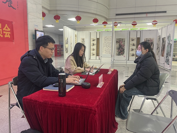 图八 市民读者来馆进行法律咨询_副本.jpg