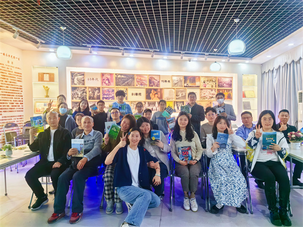 图三 参与活动的读者.jpg
