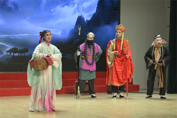 图五 表演《三打白骨精》的故事.jpg