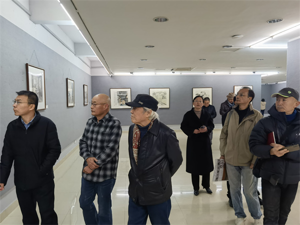 图四 展览现场.jpg