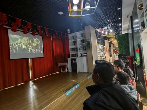 图十一 合肥市图书馆24H悦·书房开展光影小剧场新春特辑.jpg