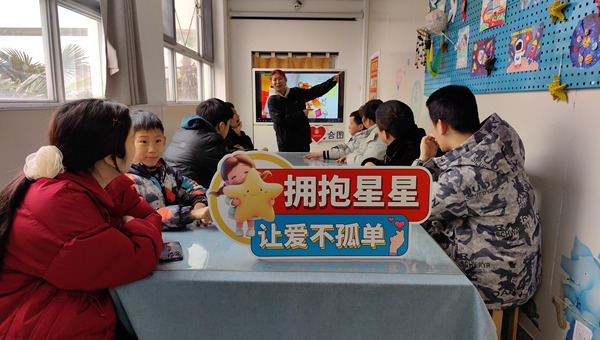 阅读绘本2.jpg