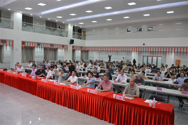 图五 讲座现场.jpg