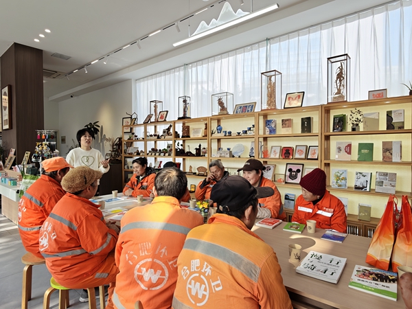 “暖冬书香,安全同行”合肥市图书馆户外劳动者工会驿站游馆会安全知识分享.jpg “暖冬书香,安全同行”合肥市图书馆户外劳动者工会驿站游馆会安全知识分享.jpg