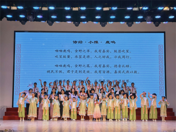 图五 活动大合影.jpg 图五 活动大合影.jpg